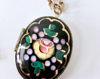 Hand painted Locket necklace / vintage locket / locket necklace