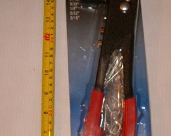 One Way Rivet Gun With 40 Rivets