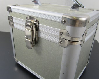 Vintage Metal Train Case Cosmetics Makeup Toiletries Model's Case Travel Circa 1980's