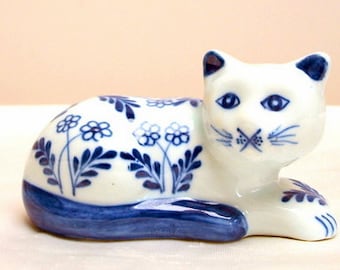 Cat ,blue and white, porcelain