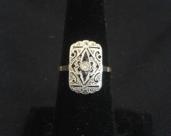Edwardian ring with diamonds and sapphires in platinum and 18K yellow gold