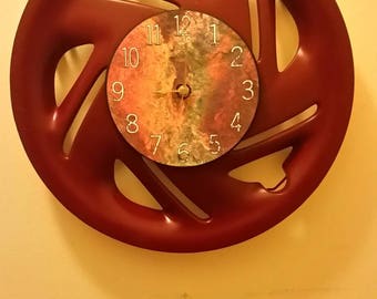 15.5" Hubcap clock finished with numbers