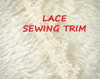 5 YARDS, 1960s Vintage, SEWING TRIM, Cream 1 Inch, Flat Lace Edge, Machine Crochet Flowers, L147