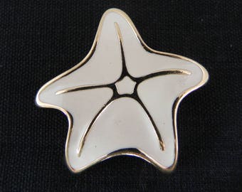 Trifari Starfish Brooch, Cream Enamel, Gold Tone,Sea Star, Marine life, Sea Creature, Echinoderm,Sand dollars, Sea Urchins