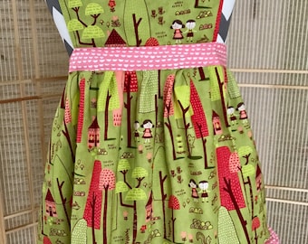 Girls apron, woodland apron, childs apron, green apron