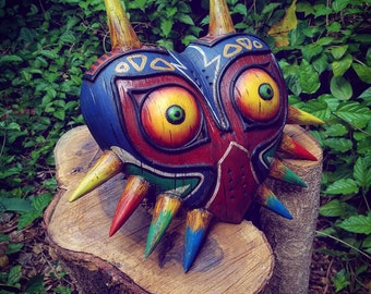 The legend of Zelda: Majora's Wearable Wood-like mask , Zelda collectible