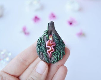 Tree bark Vulva, vulva necklace, vulva pendant, yoni necklace, yoni pendant, vagina necklace, vagina pendant, pussy, coño, pussy pendant