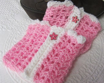 Crochet Boot Cuffs,Boot Cuffs,Boot Toppers,Boot Cuffs with Button,Flower,Pink Boot Cuff, Stylish,Feminine Boot Cuff,Boot Sock,Wood Button