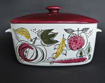 Rare casserole dish from "Verdura" series. Made by Rörstrand, Sweden. 1960's.