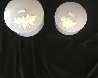 Vintage 1950's Schwarz Bros. Plastic Vanity Powder Box
