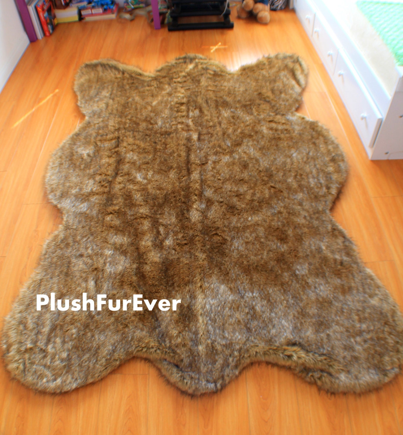 Brown Tip Wolf Faux Fur Rugs Bearskin Shape Pattern Modern Zoom