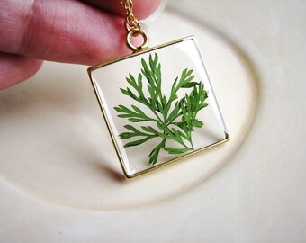 Green Delicate Leaf Necklace, Green Leaf Necklace, Nature Lovers Jewelry, Botanical Jewelry, Real Dried Leaf Necklace