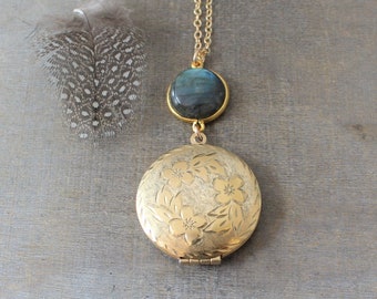 Large Round Locket, Gold Locket Necklace, Gold Photo Locket, Gold Picture Locket Pendant, Labradorite Necklace, Sentimental Jewelry