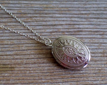 Sterling Silver Locket Necklace, Small Silver Locket, Sterling Necklace, Art Deco Locket, Wedding Locket, Bridesmaid Gift, Mother's Day