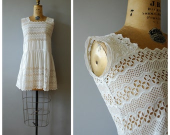 Belinda City tunic • 1950s cotton eyelet blouse