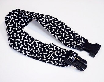 Dog Cooling Bandana, Fabric Band Polymer Neck Cooler Collar, Buckle Adjustable Size Large 18 to 22 inch, Black White Dog Bones iycbrand