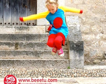 BEEETÚ sweater dress with balloon and fish toy