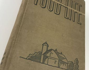 Antique/Vintage 1939 Food and Life Yearbook of Agriculture Brown Hardback Book