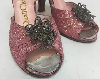 Vintage 1950s Shoes / 50s Pink Lace Lame Beaded Peeptoe Slingback Pumps / Bombshell Girlie Girl 4" Heels / size 6 1/2