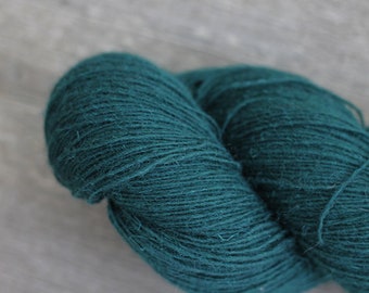Natual wool 1ply Wool yarn Emerald green Lace weight wool yarn Sock wool Mittens wool 140gr/4.9 oz