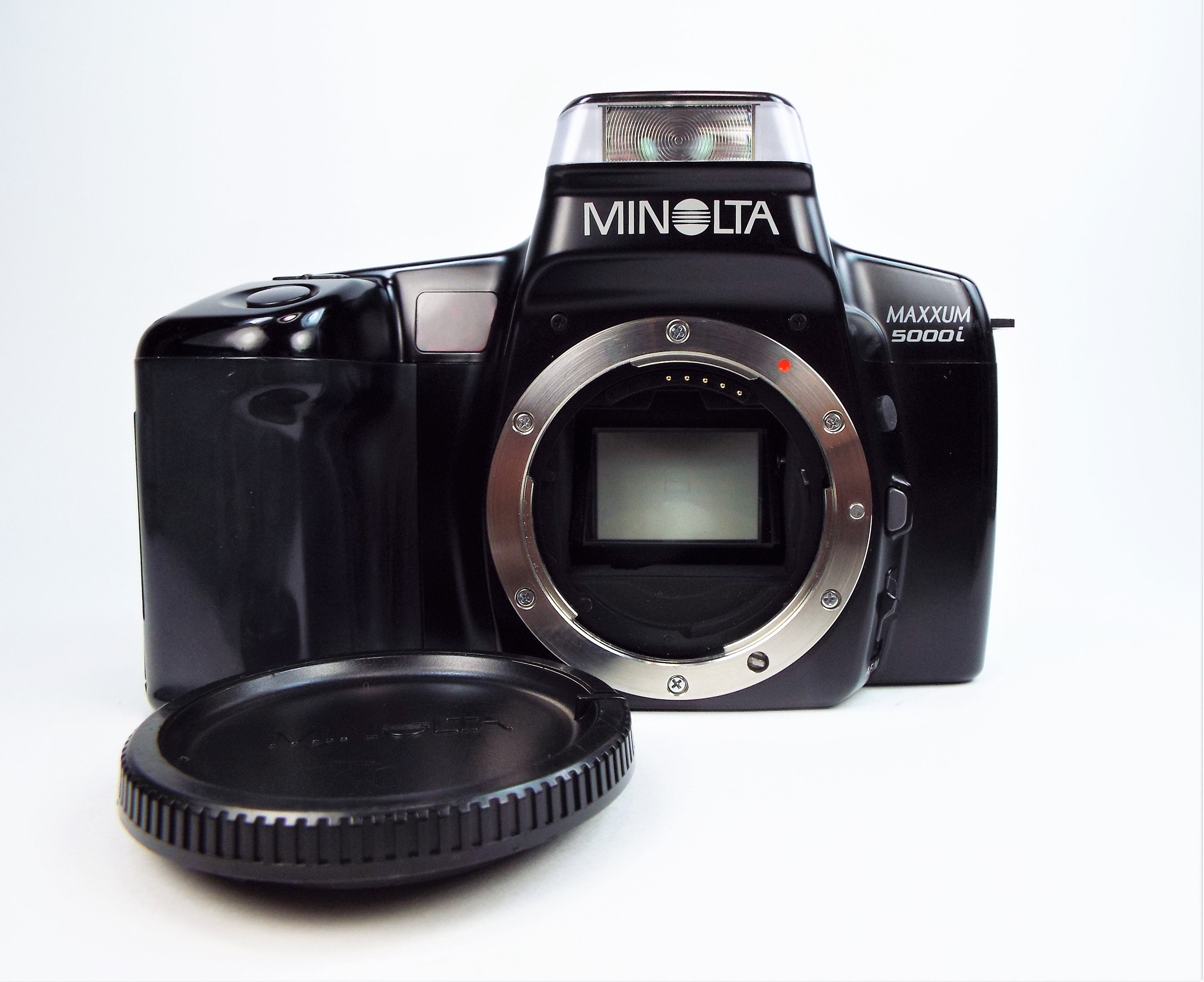 Minolta Maxxum 5000i 35mm SLR Film Camera w/ Minolta Body Cap