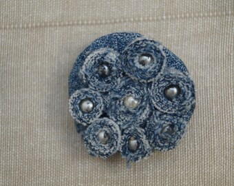 John brooch round roll flower