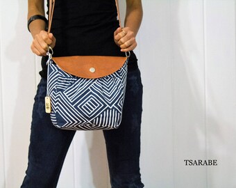 Cute Camera bag for DSLR / women camera bag with leather strap / Padded crossbody camera bag / Made by hands in USA