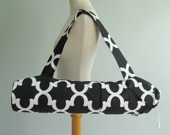 Gift for Yoga Lover. Black White Modern Yoga Mat Bag. Yoga Gift for Her. Womens Yoga Bag. Yoga Mat Cover with Strap. Womens Yoga Accessories