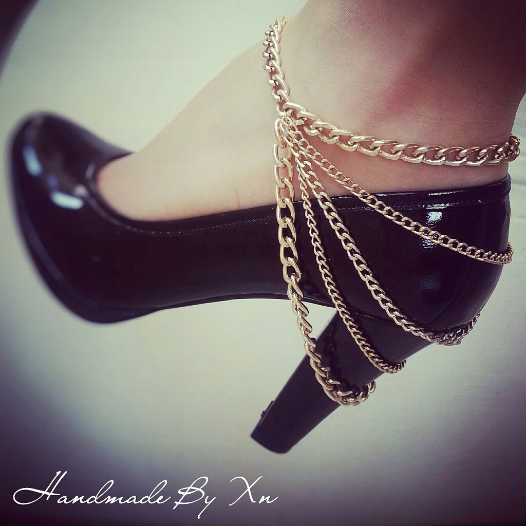 A Pair of Handmade Shoe Chains in Gold Color