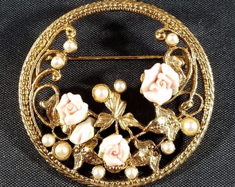 Vintage Goldtone Pin Pearls & Bisque Roses