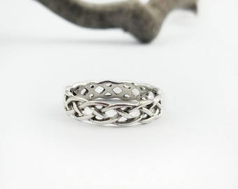 Celtic Braid Ring~Silver Celtic Braided Band~Infinity Knot Ring~Silver Woven Band~Knotted Ring~Braided Knot Ring~Wedding Band~Promise Ring