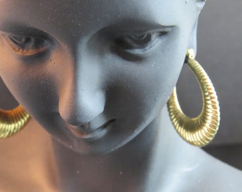 Vintage 14kt Gold Large Ribbed Hoop Pierced Earrings