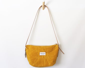 MARIGOLD / waxed canvas crossbody bag