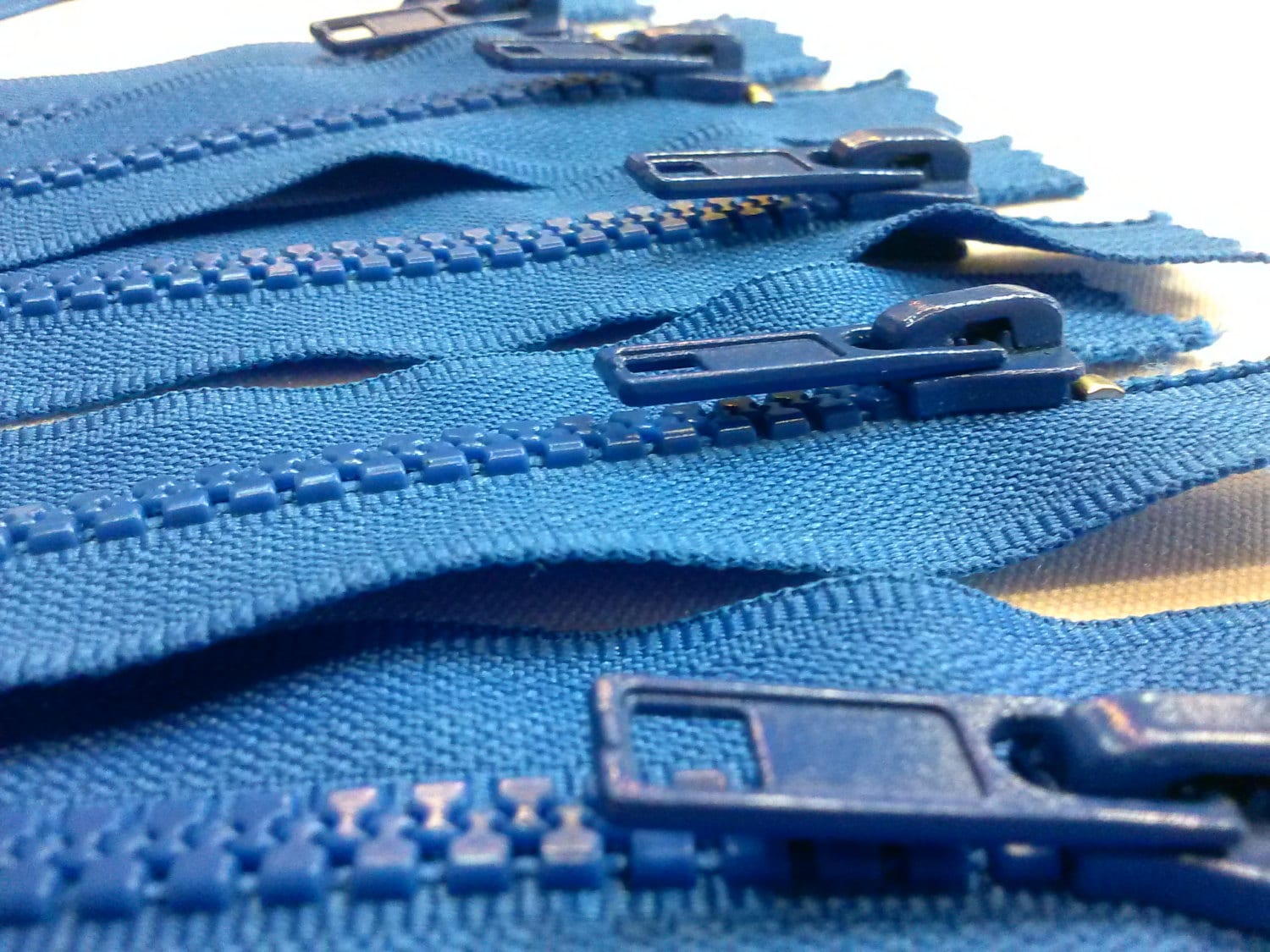 5 Molded Plastic Zippers 8 Inches 5mm Closed Bottom Color 918 Blue (5