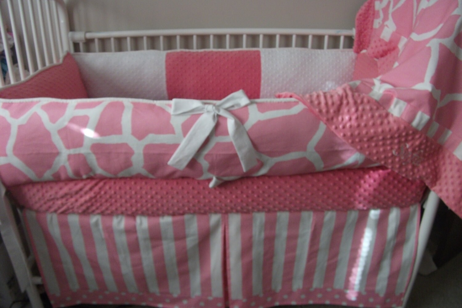 Pink And White Giraffe Girl Baby Bedding Crib Set Deposit Zoom