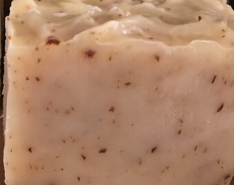 LAVENDER Essential Oil 100% Hand Crafted Natural Plant Based Olive Oil Soap with Rose Petals