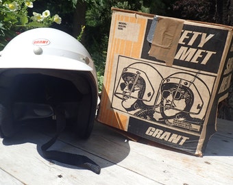 GRANT MOTORCYCLE HELMET white, vintage 1970s, retro, biker, safety, black trim visor