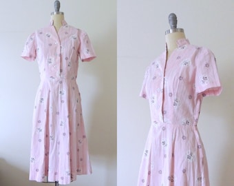 Vintage 1940s pink floral cotton day dress w/ metallic print | shirt dress | 40s cotton dress | mandarin collar | button up casual | XS