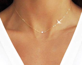 Dove Necklace, Delicate Necklace, Gift Necklace, Tiny Bird Necklace, Dainty Necklace, Bird Charm Necklace, Dainty Jewelry, Tiny Necklace