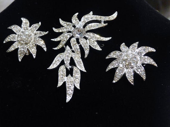 Sarah Coventry Brooch Pendant Earrings/ EVENING ACCENT /Demi Parure
