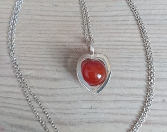 Vintage sterling silver carnelian pendant and chain