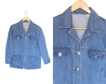 Vintage jean jacket. Womens jean jacket. 90s Grunge. Denim jean jacket. Spring jacket. Women’s size 10.