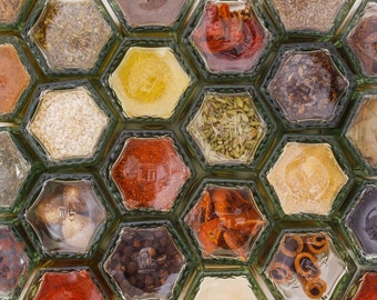 Empty Magnetic Spice Jars - Spice Set - Honeycomb Design - Spice Rack - Kitchen Organiser - Gift for Foodie - Unfilled