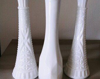 Milk Glass Bud Vases Set of 3 Vintage