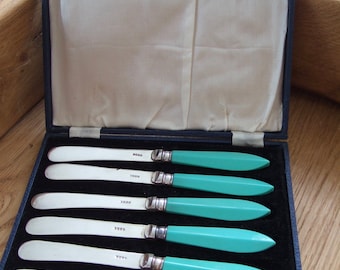 Art deco butter knife set of six in presentation case