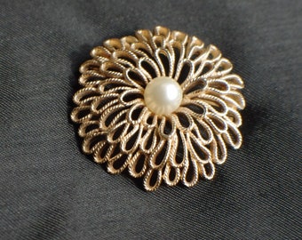 retro Trifari brooch 1960s