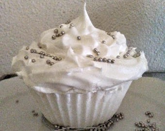 Bath Bomb-Winter Wedding Vanilla Cupcake