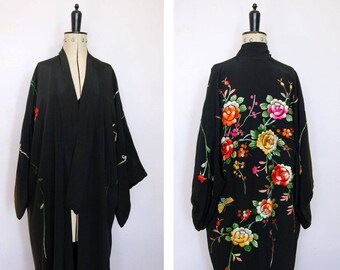 Vintage 1920s embroidered kimono - 20s embroidered floral kimono - 1920s kimono wrapper - Japanese kimono - 20s robe - 20s flapper robe