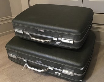 Vintage American Tourister Luggage 2/set