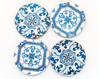 Set of 4 round cork coasters with Azulejos - portuguese tiles.